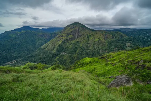 Ella, Sri Lanka, Asya 'daki Little Adams tepesinden panoramik manzara