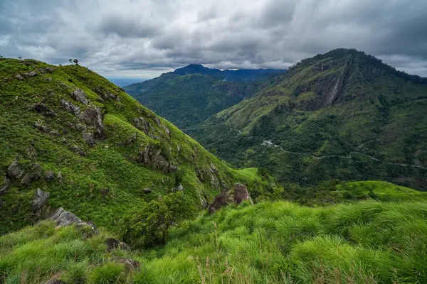 Ella, Sri Lanka, Asya 'daki Little Adams tepesinden panoramik manzara