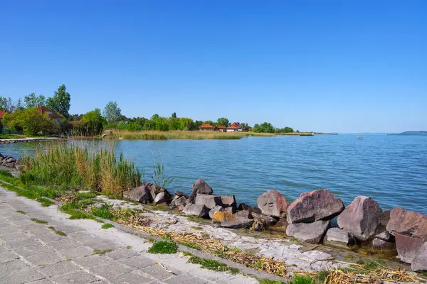 Yazın Balaton Gölü 'nün güzel manzarası, Macaristan, Avrupa