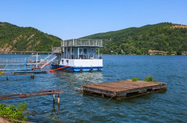 Tuna nehri ve Orsova şehri, deniz manzarası. Orsova, Romanya, Avrupa