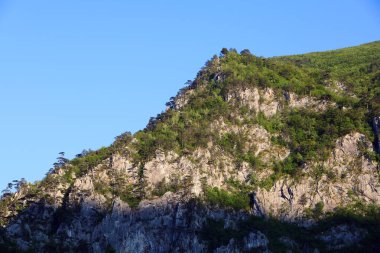 Mehedinti Dağları, Romanya ve Avrupa 'daki Cerna Vadisi' nde yaz manzarası