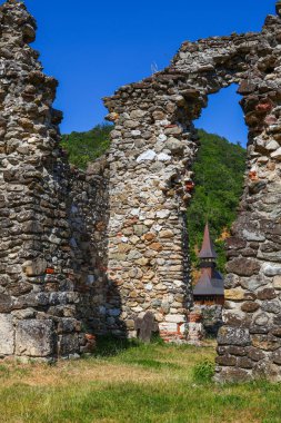 Romanya 'nın Mehedinti kenti Vrciorova kasabası yakınlarında yer alan I. Prens Vladislav' ın emriyle, St. Nicodemus tarafından 14. yüzyılda inşa edilen Vodita Manastırı 'nın resmi