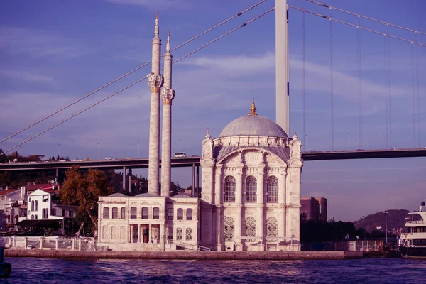 Ortakoy Camisi Boğaz Köprüsü Cephe Manzarası Stanbul Türkiye — Stok fotoğraf