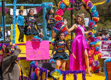 San Antonio, Teksas, ABD - 8 Nisan 2022 Çiçek Geçidi Muharebesi, San Antonio Güzellik Yarışması