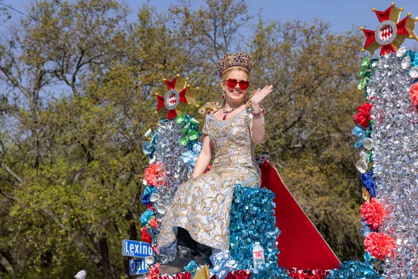 2022年4月8日 美国得克萨斯州圣安东尼奥 花坛之战 在盛大的巡演中 她带着高贵的公主浮出水面 — 图库照片