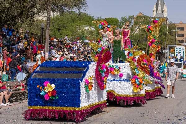 San Antonio Texas Usa April 2022 Battle Flowers Parade Float — Stock Photo, Image