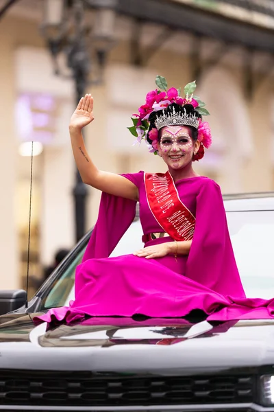 墨西哥塔毛利帕斯 马塔罗斯 2022年11月1日 在阅兵式期间 女王戴著车篷打扮成卡特里娜 — 图库照片