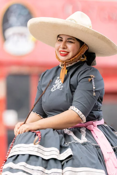 Matamoros Tamaulipas México Septiembre 2022 Desfile Septiembre Mujer Joven Vestida — Foto de Stock