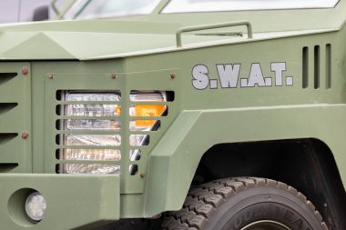 Laredo, Teksas, ABD - 19 Şubat 2022 Anheuser-Busch Washingtons Doğum Günü Geçidi, Lenco Taktik Taşımacılık S.W.A.T. birim