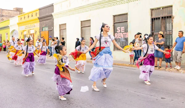 Matamoros Tamaulipas Mexico Februari 2023 Fiestas Mexicanas Parade Studenten Van — Stockfoto