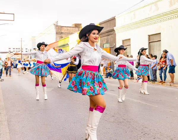 Matamoros Tamaulipas México Febrero 2023 Desfile Fiestas Mexicanas Animadoras Del — Foto de Stock