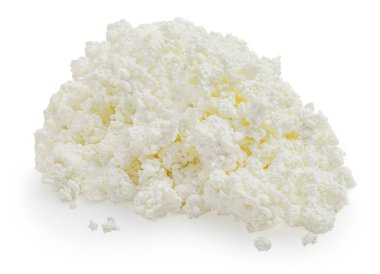 Beyaz arka planda izole edilmiş süzme peynir. Taze süzme peynir (lor peyniri veya süt), kaymaklı süt ve günlük ürünüdür. Kapat şunu.