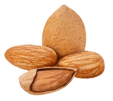 Kabuklu badem fıstığı beyaz arka planda izole edilmiş. Badem grubu yaklaşın. Paket tasarım elemanı. Soyulmuş ve soyulmamış badem fıstığı.