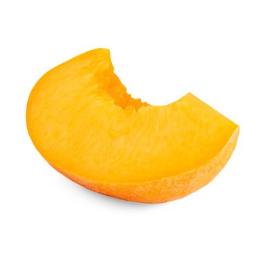 Şeftali izole. Beyaz arka planda olgun şeftali dilimi. Nektarin Tarafı