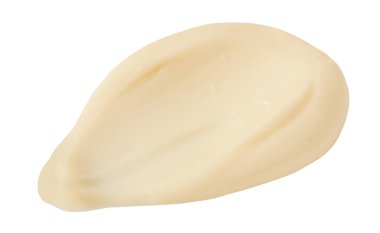 Mayonez sosu ya da beyaz üzerine izole edilmiş mayonez salatası sosu. Mayonez sosu lekesi. Yakın çekim.