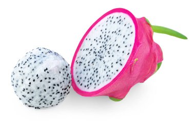 Ejderha meyvesi, beyaz arka planda izole edilmiş taze Pitaya. Organik kesim beyaz Pitayha meyvesi. Tropik yaz yemekleri.