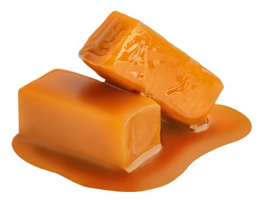 Karamelli şekerler beyazda izole edilmiş. Karamelli karamel soslu karamel şekerlemeleri. Paket tasarım ögesi