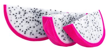 Pitaya izole edildi. Beyaz arka planda üç dilimlenmiş ejder meyvesi. Ejder Meyvesi Paketi tasarım elementi. 