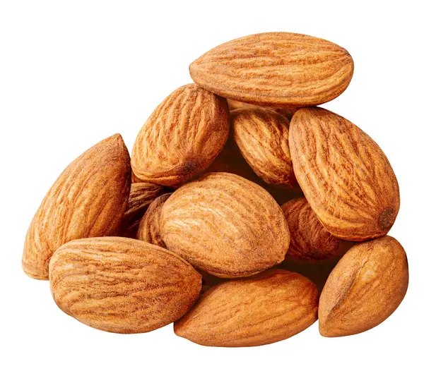Beyaz arka planda izole edilmiş badem tohumları. Kahverengi kabuklu badem fıstığı yığını. Badem Paketi Tasarım Elemanı