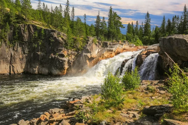 Flusso Presso Fiume Glomma Situato Nella Parte Centrale Della Norvegia — Foto Stock
