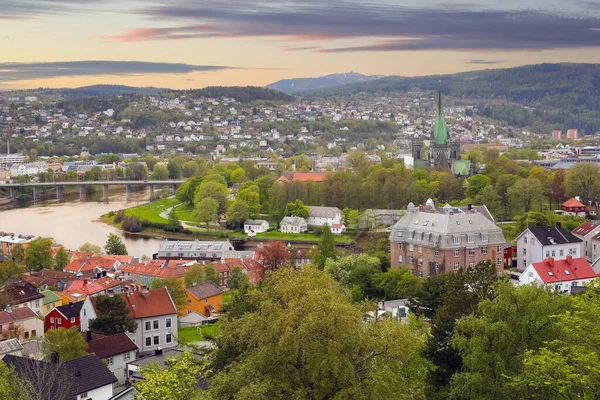 Våren Trondheim Flygfoto Över Den Historiska Stadskärnan Solnedgången — Stockfoto