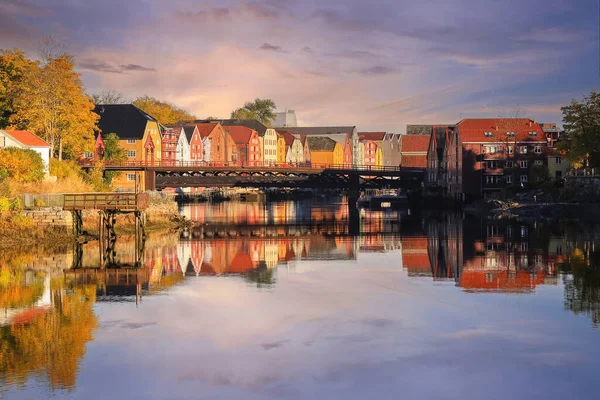 Πτώση Στο Trondheim Θέα Της Παλιάς Γέφυρας Den Gamle Bybru — Φωτογραφία Αρχείου