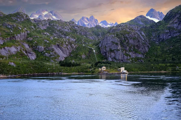 Trollfjord ya da Trollfjorden Norveç 'in Hadsel Belediyesi' nde bulunan bir fiyorttur. Fiyort, doğal ortamının güzelliği nedeniyle popüler bir turizm merkezi. Hurtigruten 'in gemileri Bergen ve Kirkenes arasındaki rotada. 