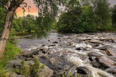Innerdalen (Innset), Norveç 'te Inna Nehri' nde akarsu