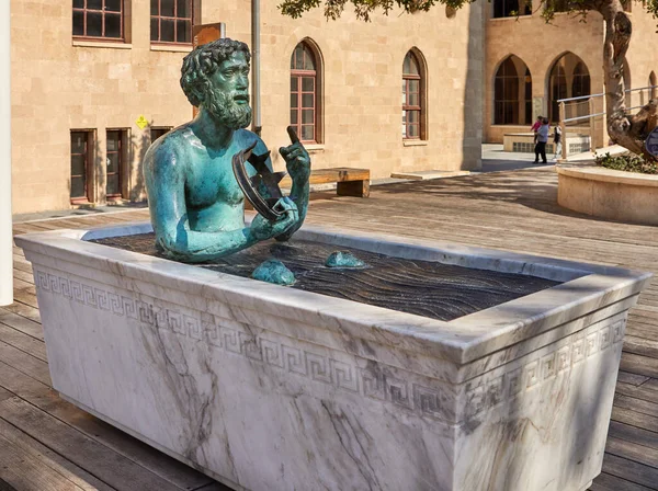 Haifa Israele Febbraio 2019 Archimede Seduto Bagno Con Corona Mano — Foto Stock