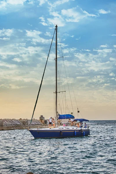 Tel Aviv Israel Junio 2022 Yate Lujo Entra Antiguo Puerto — Foto de Stock