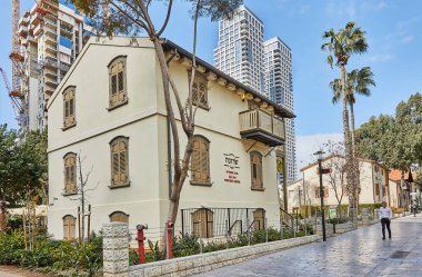 Tel Aviv, İsrail - 22 Şubat 2023: Tel Aviv, İsrail 'deki Sarona Pazarı manzarası. İsrail ve turistler arasında popüler bir yer. Tel Aviv 'in göbeğinde yer alıyor. Eski Alman Kolonisi' nin sınırında..