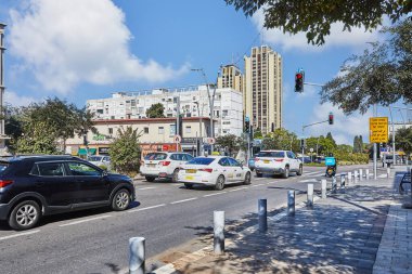 Hayfa, İsrail - 22 Ekim 2023: Carmel ilçesinde şehir sokakları.