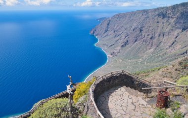 EL HIERRO kanarya adasındaki ISORA kasabasının bakış açısı.