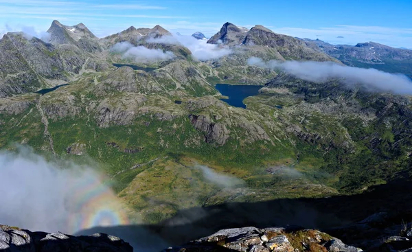 Dağ Heggmotinden, Pod, Nordland, Norveç 'ten Sjunkhatten Ulusal Parkı' na Panoramik Görünüm
