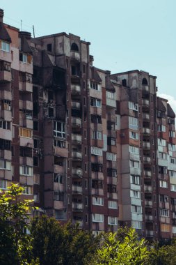 2022 Rus istilası Ukrayna 'nın bombalanan binası Ukrayna' nın Rus saldırısını yok etti. Rusya 'ya yapılan füze saldırısı Ukrayna savaş tahrip binası yıkıldı Kharkiv yıkıldı