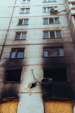 2022 Rus istilası Ukrayna 'nın bombalanan binası Ukrayna' nın Rus saldırısını yok etti. Rusya 'ya yapılan füze saldırısı Ukrayna savaş tahrip binası yıkıldı Kharkiv yıkıldı