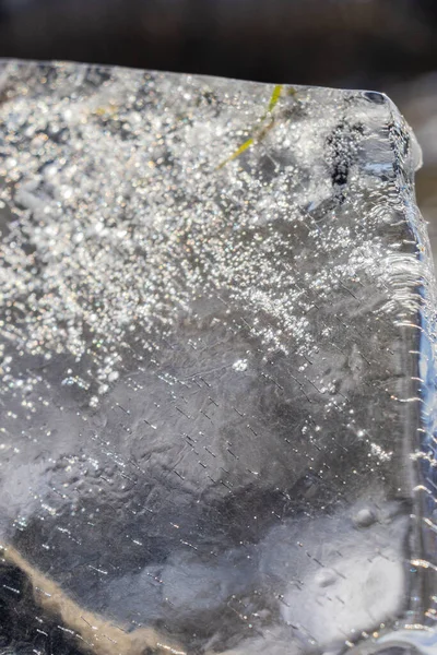 Soyut Görüş Batan Güneş Tarafından Aydınlatılan Buz Donmuş Hava Kabarcıkları — Stok fotoğraf