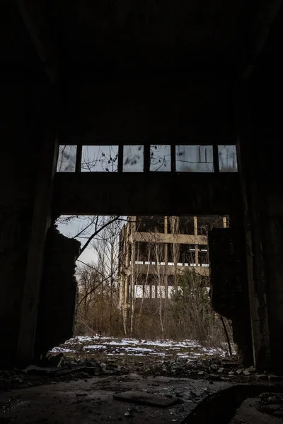 Руїни Дуже Сильно Забрудненого Індустріального Заводу Розбиті Вікна Брудні Стіни — стокове фото