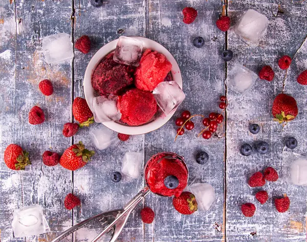Balls Homemade Strawberry Red Currant Raspberry Blueberry Ice Cream Sorbet — Stock Photo, Image