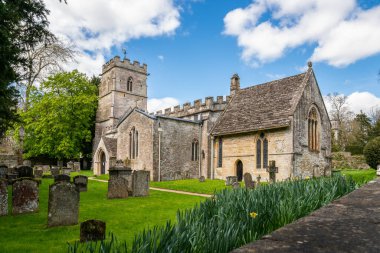 Ampney Crucis 'teki Kutsal Yağmur Kilisesi, Gloucestershire, İngiltere, Birleşik Krallık