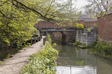 Bowbridge Lock Nisan 2025 Restorasyon sonrası, Stroud, Gloucestershire, Birleşik Krallık