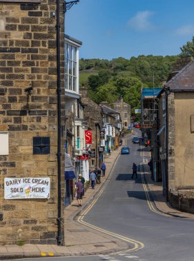 Pateley Köprüsü, İngiltere 'nin Kuzey Yorkshire eyaletinin Nidderdale şehrinde bir pazar kasabasıdır. Tarihsel olarak Yorkshire Batı Biniciliği 'nin bir parçasıdır ve Nidd Nehri üzerinde yer alır. Yorkshire Dales 'de ve Yorkshire Dales Ulusal Parkı' nın hemen dışında..