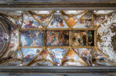 Roma, İtalya 'daki Trivio' daki Santa Maria Kilisesi 'nin güzel iç mekanı. Mart-10-2022