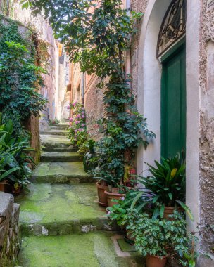 Maranola 'da manzara, Gaeta körfezine bakan küçük bir köy, Latin, Lazio, orta İtalya.