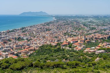 Terracina 'daki Jüpiter Anxur Tapınağı' ndan panoramik manzara, Latina, Lazio, orta İtalya.