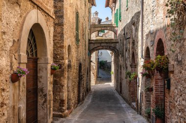 Güzel San Gemini şehri ve ortaçağ tarihi merkezi. Terni ili, Umbria, İtalya.
