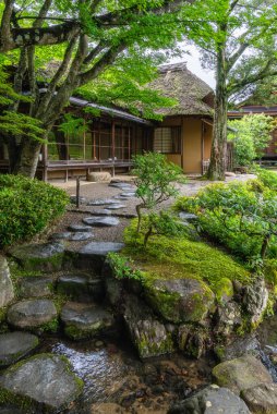 Nara 'daki muhteşem Isuien Bahçesi' nde manzara. Japonya.