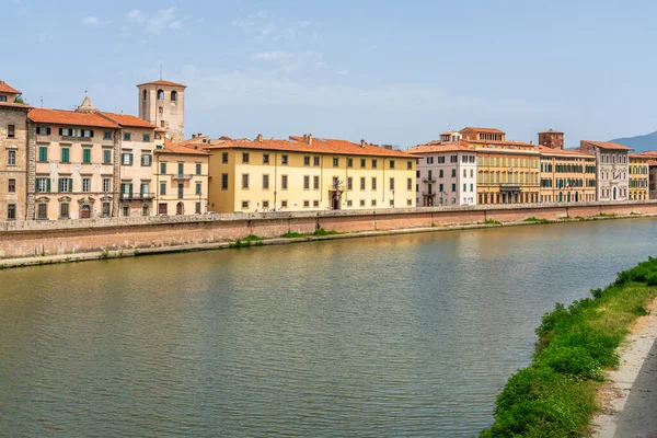 Güneşli Bir Yaz Gününde Arno Nehri Ile Pisa Güzel Bir — Stok fotoğraf