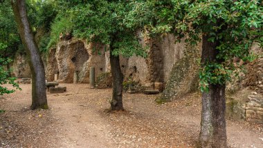 Tivoli 'deki muhteşem Villa Gregoriana' dan manzara, Roma, Lazio, orta İtalya.