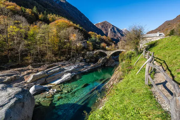 Чудесный Осенний Вид Верзаскую Валлерию Швейцарии — стоковое фото